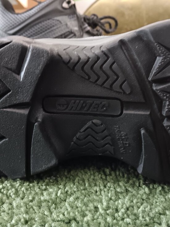 Mens Hi-Tec hiking boots size 9 and 9.5. main image 7